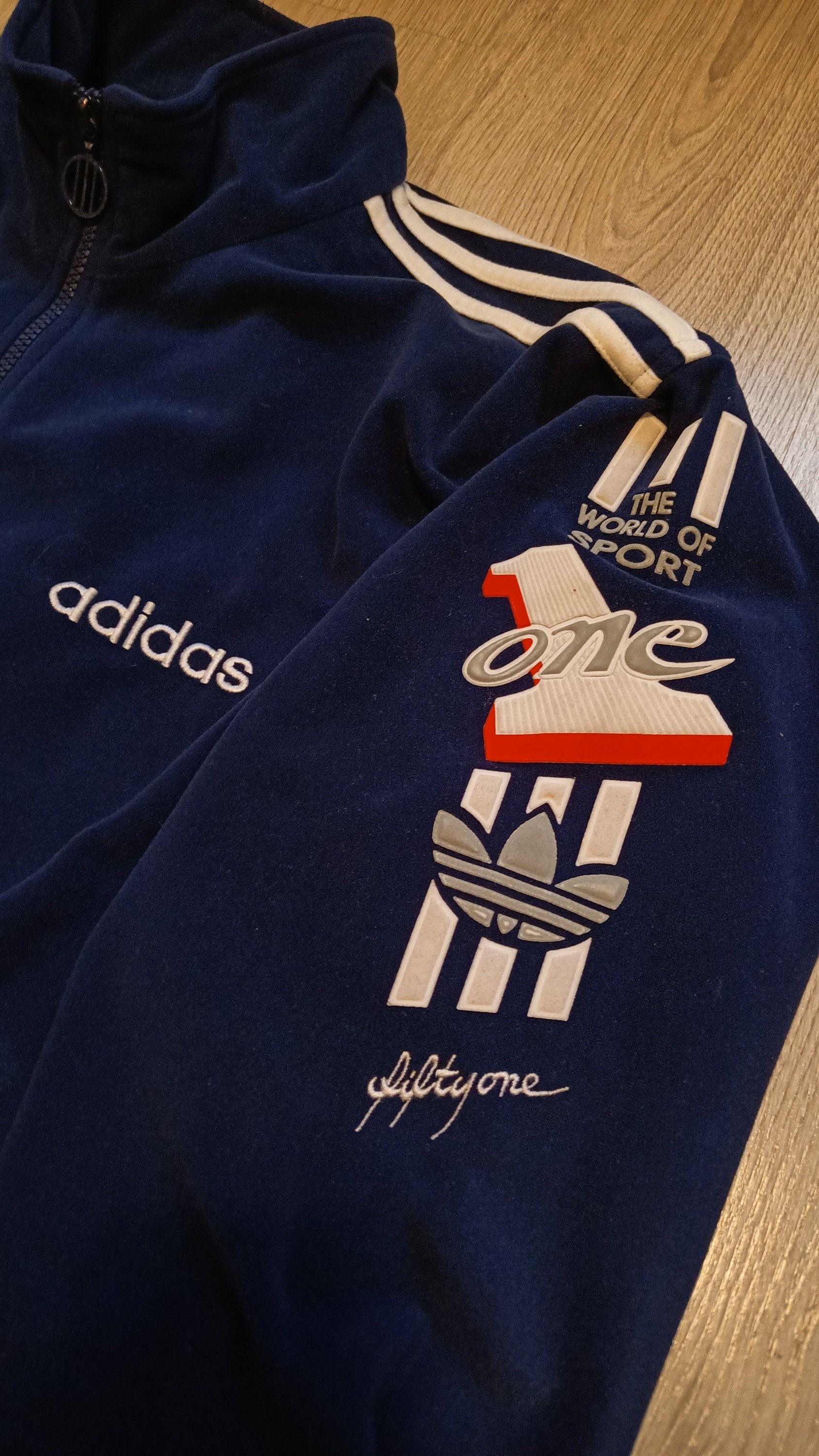 90s 80s Adidas One World Track Jacket S / M Ptp 54 Cm 90s 80s Adidas One World Track Jacket S / M Ptp 54 Cm