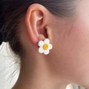 Gänseblümchen Ohrstecker – Michael Michaud