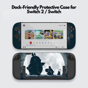 Pode incluir: Uma capa protetora compatível com a dock para Switch 2 / Switch. A capa é azul escuro com uma tela exibindo ícones de jogos. A parte inferior da capa apresenta silhuetas pretas de personagens contra uma lua cheia.