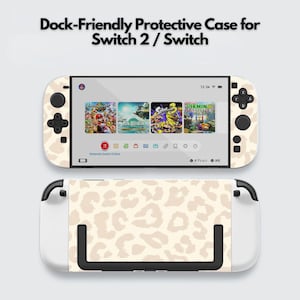 Pode incluir: Uma capa protetora para Switch 2 / Switch com um design de estampa de leopardo bege. A capa é compatível com o dock e apresenta o texto "Dock-Friendly Protective Case for Switch 2 / Switch". A tela exibe ícones de jogos.