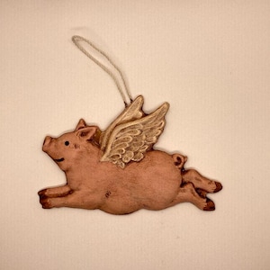 Painted Beeswax Ornament l Folk Art l Flying Pig l Cinnamon Scented l German Craft l Pig l Recycle imagem 1