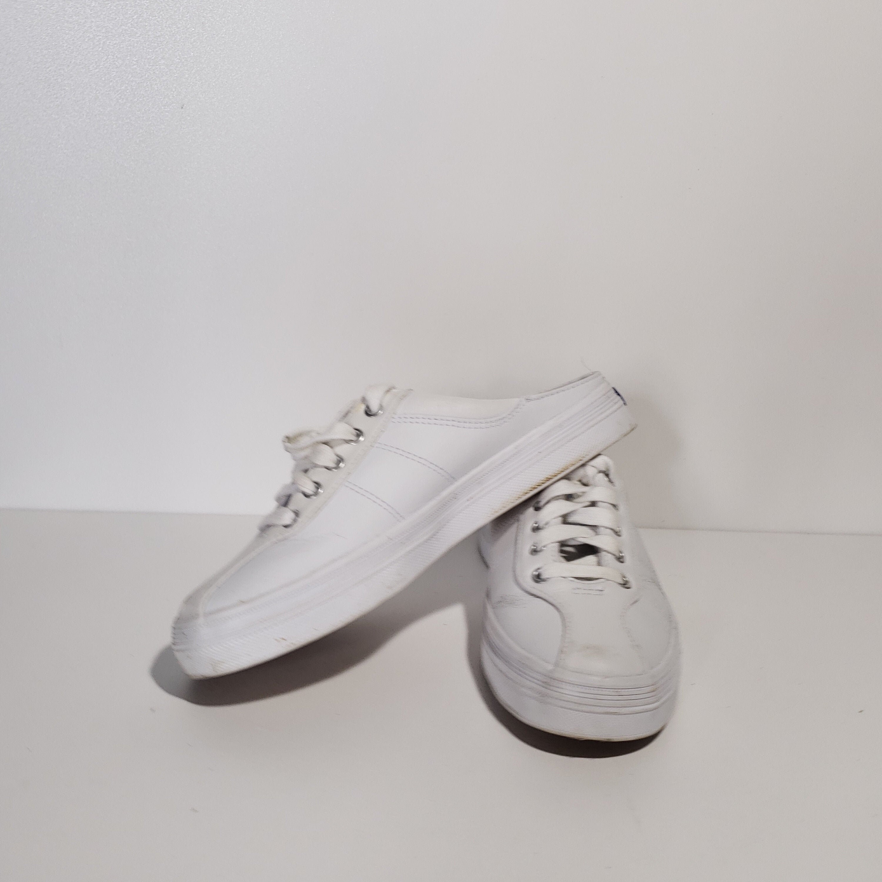 white keds 7.5