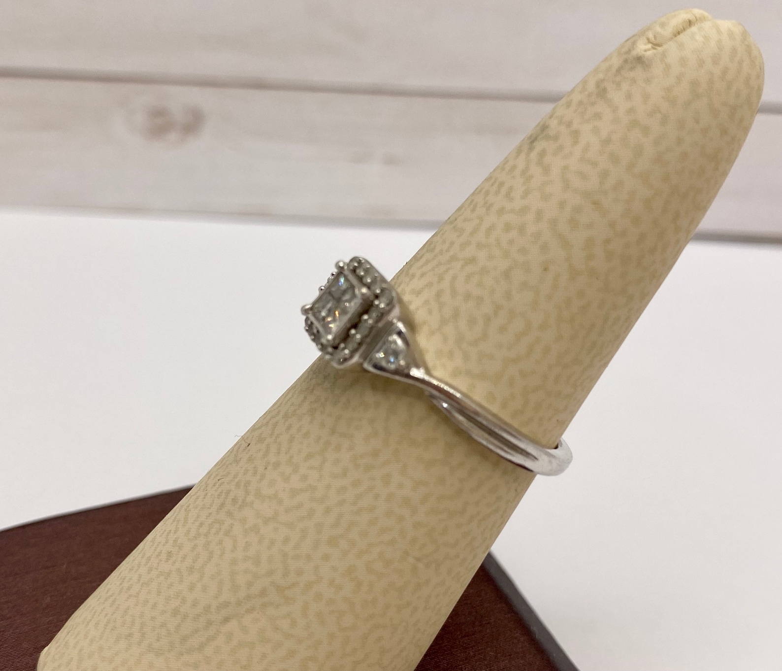 krn 925 ring with diamonds