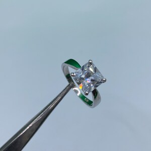 Elegant 925 Sterling Silver And White Cz Engagement /Wedding Ring