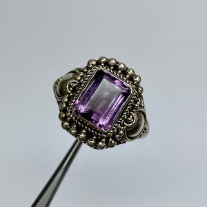 Vintage 925 Sterling Silver & Purple  Amethyst Statement Ring!! Size 9 1/2