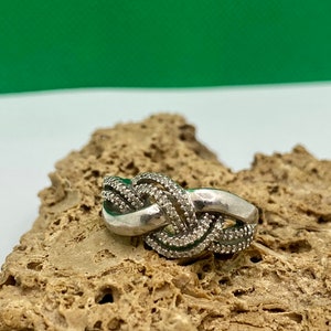 Vintage JWBR 925 Solid Sterling Silver And Genuine Diamond Accents Ring !!!! Size 7 1/2