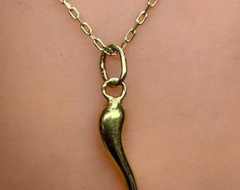 Vintage 14K Yellow Gold Horn Pendant: Good Luck Charm