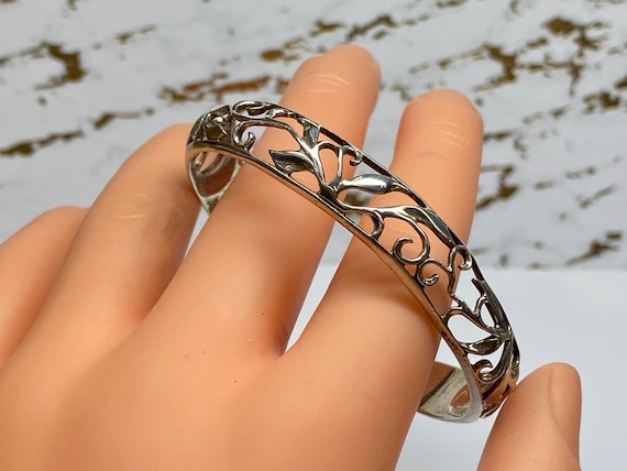 Sterling Silver Floral Cuff Bracelet: Elegant 925 Silver  display picture 1
