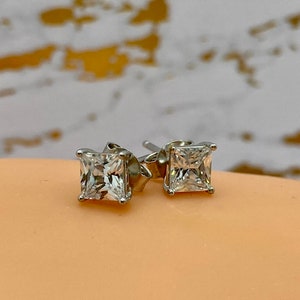 Beautiful 925 Sterling Silver And White Cubic Zirconia Studs Earring Set