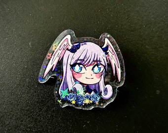 Kevesi Queen Melia Antiqua - Pin o calcomanía acrílico holográfico de 2”