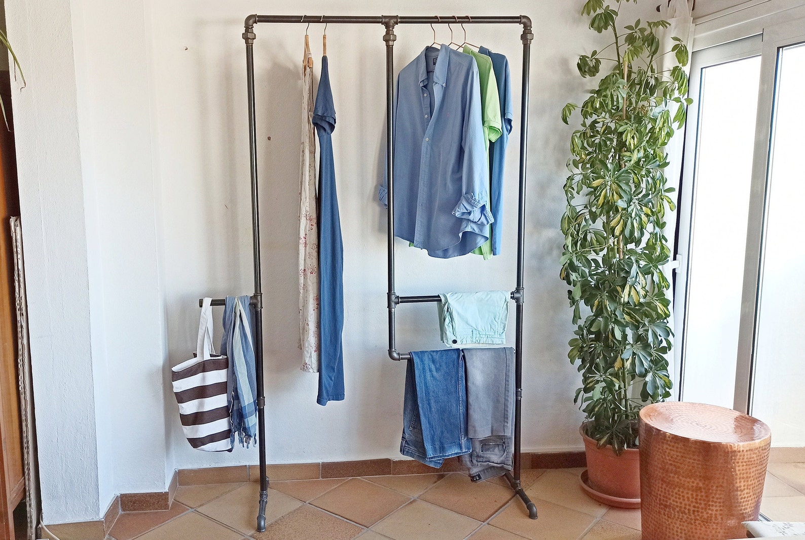 Dressing penderie en tuyaux industriels, stahlrohr industrial moderne