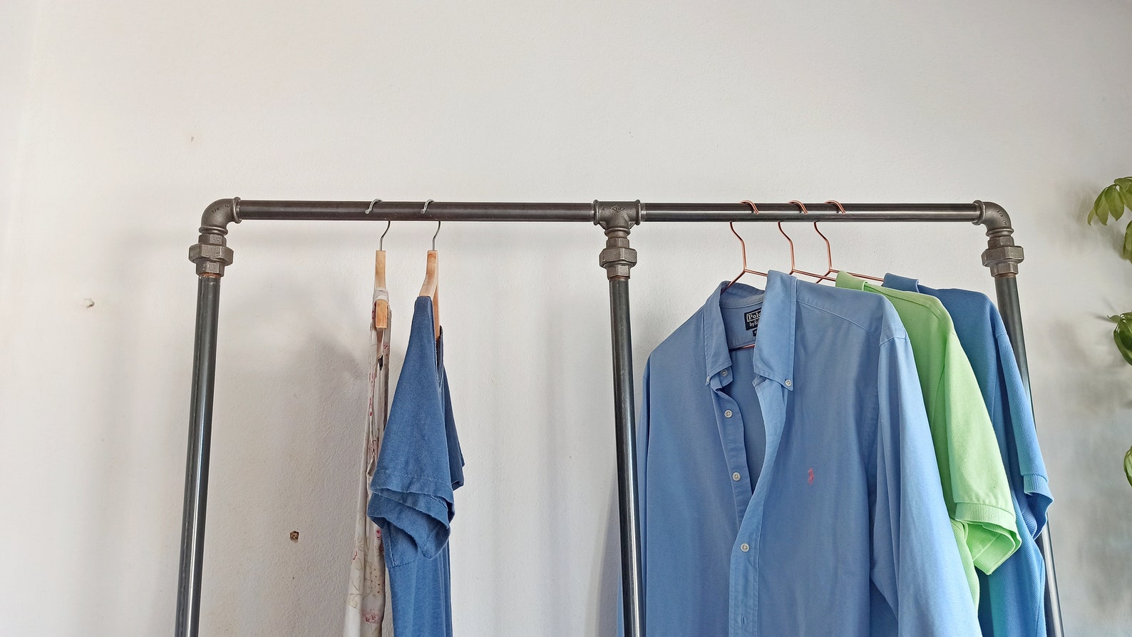 Dressing penderie en tuyaux industriels, stahlrohr industrial moderne