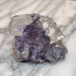 Fluorine de Yaogangxian avec lames de calcite enduite de pyrite - Hunan Yaogangxian, Chine - Vendeur américain - Expédition rapide