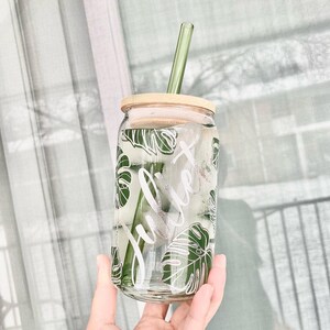 Personalize Name Monstera leaf | Gold, Silver, Rose Gold, Champagne Gold | Cold Sensitive Green Color | 16oz 20oz | Bamboo Lid, Glass Straw