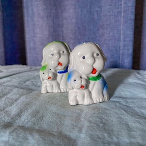 Cute White Dogs Salt & Pepper Shakers - Vintage - Black Japan Stamp