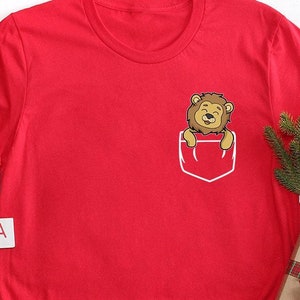 Lion Graphic Shirt, Pocket Lion Shirt, Lion Kids T-Shirt, Cute Lion Shirt, Animal Shirt, Funny Animal Shirt, Cute Lion Sweatshirt,