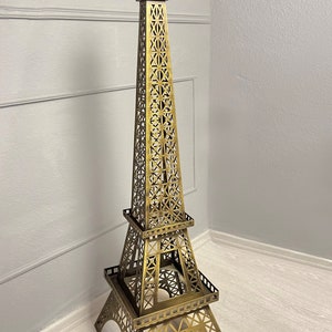 Decorative Eiffel Tower Sculpture 125cm – Gold Home Decor Accent | Paris-Themed Gift for Travelers, Architecture Lovers