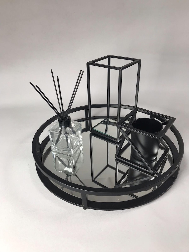 Rund dekorativ spegelbricka, svart metallram, modern bordsdekoration, ljusdisplaybricka, elegant heminredning, inflyttningspresent Ø36cm bild 9