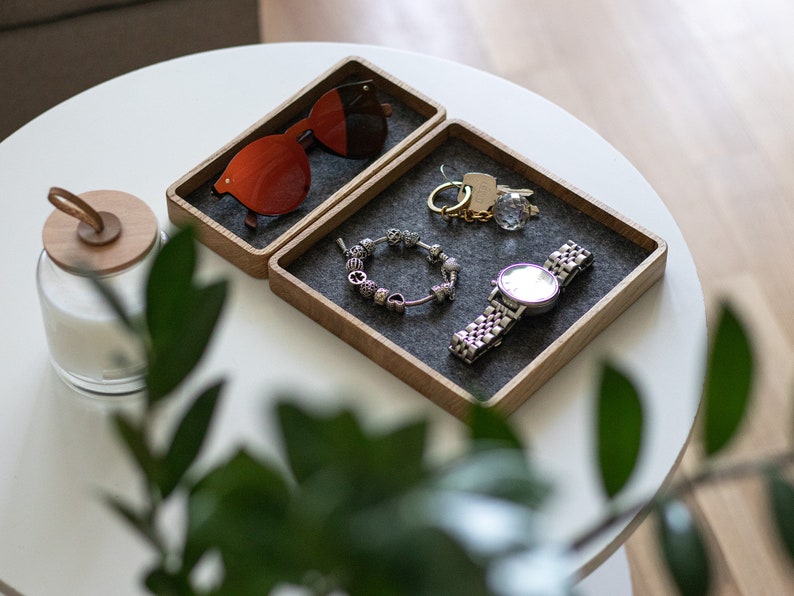 Two wooden catchall tray (walnut/oak)