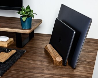 OAKYWOOD - Laptopstandaard verticaal - Houten laptopstandaard - Houder voor 2 laptops, verstelbaar - Compatibel met MacBook Pro, Compatibel met MacBook Air, Compatibel met iPad - Eik
