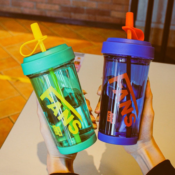 Creative Large Capacity Student Straw Cup Can Custom Logo Fashion Sports Water Bottle Plastic Cup