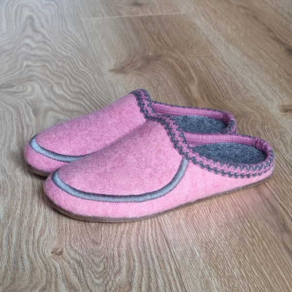 Ladies Handmade Slippers, Felt Slip-on women's slippers, Comfy warm natural pink slippers, Boho Felt Mules, Breathable Handcrafted Slippers