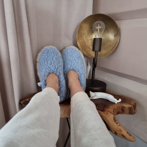 Merino wool  Slip-on women&#39;s slippers, Organic Wool Slippers, Comfy warm slippers, Sheepskin Slippers Mules, Natural Wool Fluffy Slippers