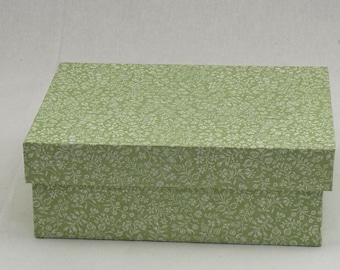 Boxes with slip lids in many sizes Storage box with lid FIONA GREEN