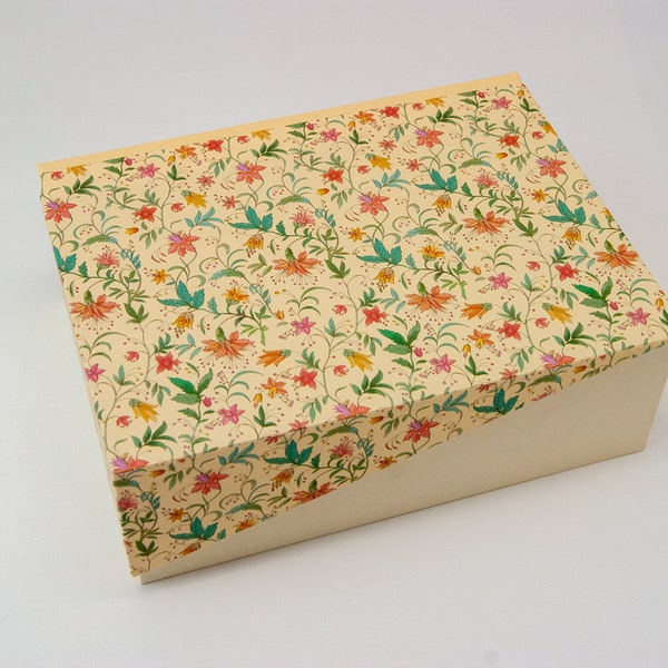 Boîte de rangement personnalisable avec couvercle à charnière dans de nombreuses tailles, emballage cadeau, boîte à fichiers d'apprentissage vrilles de fleurs