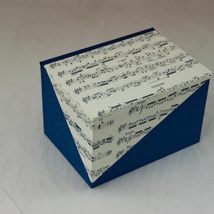 Decoratieve opbergdoos met deksel, in verschillende maten, personaliseerbaar NOTES BLAUW