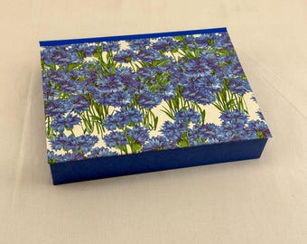 Box with hinged lid; customizable; ASTERS