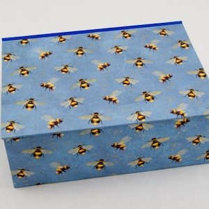 Box with hinged lid; customizable; BEE BLUE