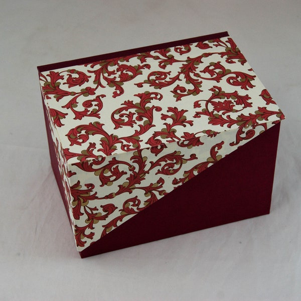 Personalized storage box with hinged lid in many sizes, gift packaging, flashcard box FLO WEINROT