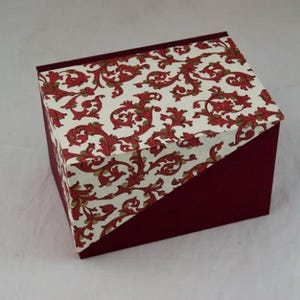 Decoratieve opbergdoos met deksel, in verschillende maten, personaliseerbaar FLO WEINROT