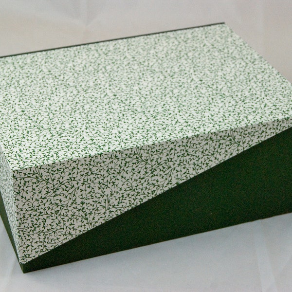 Personalized storage box with hinged lid in many sizes, gift packaging, learning card box RANKEN GREEN