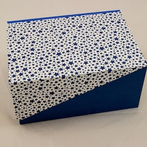 Decoratieve opbergdoos met deksel, in verschillende maten, personaliseerbaar STERRENBLAUW