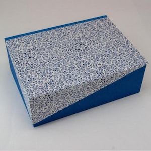 Decoratieve opbergdoos met deksel, in verschillende maten, personaliseerbaar FIONA BLUE