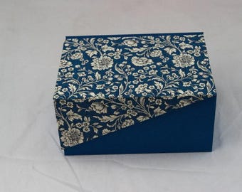 Decorative storage box with lid, in different sizes, customizable MEADOW FLOWERS BLUE
