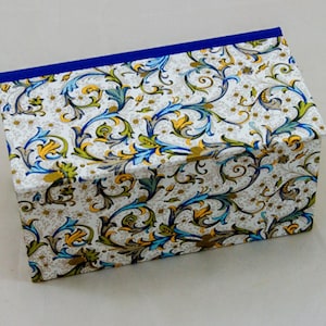 caja con tapa abatible; personalizable; FLO AZUL CLARO