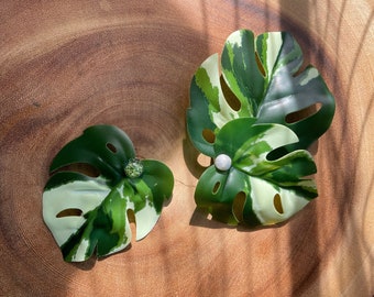 Hair flower hair clip Monstera Deliciosa Variegata (1 or 2 leaves) with flower cabochon/rainbow moonstone