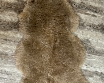 Sheepskin / Sheep pelt