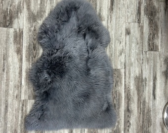 Sheepskin / Sheep pelt