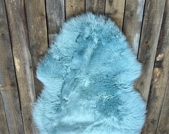 Sheepskin / Sheep pelt