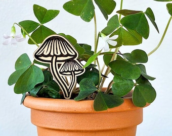 Mushroom Plant Stake – Plant Stakes & Houseplant Accessories, Indoor Plant Decor Gift for Plant Lovers - Plant Decoration, Mini Garden Stake