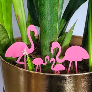 Flamingo Plant Stakes - 3 Sizes - Indoor Houseplant Pot Décor - Plant Accessories - Mini Garden/Yard Stake Decoration - Plant Mom Lover Gift