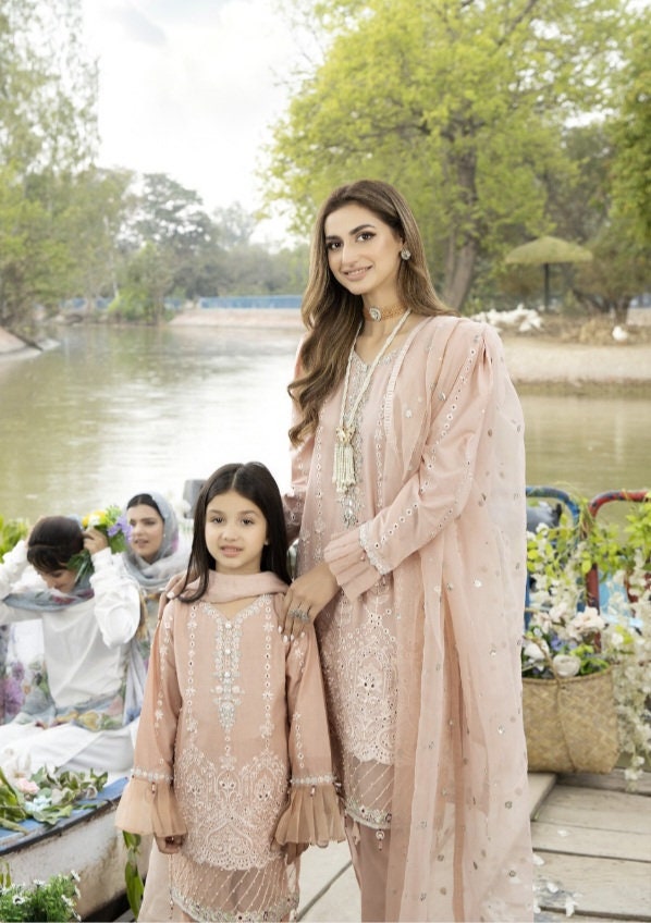 Update 151+ mom and daughter dresses myntra latest