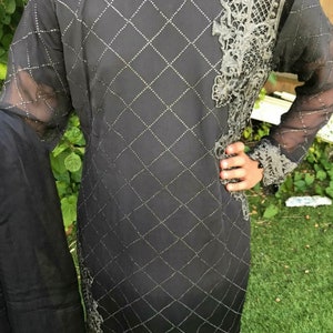 Mona by Allys 3-piece trouser suit