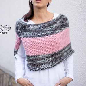 Damen Wolle Acryl Poncho Shrug Cape Hand gestrickter Poncho in blassem Rosa und Grau Grobstrick Poncho Pullover handgemacht
