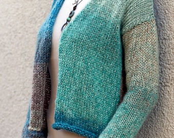 Handgebreid alpacavest - turkooisblauwe cropped trui