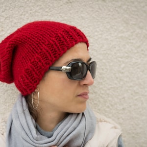 Gorro de lana - Gorro tejido a mano - Gorro de invierno en rojo - Gorro hecho a mano - Gorro cálido - Gorro rojo - Listo para enviar